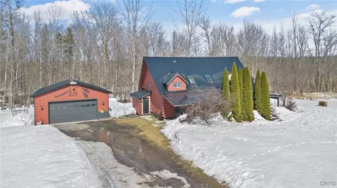 2326 County Route 6, Volney, NY 13069