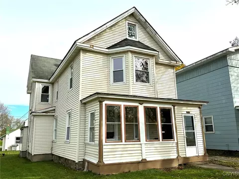 105 Park Ave, Whitestown, NY 13424