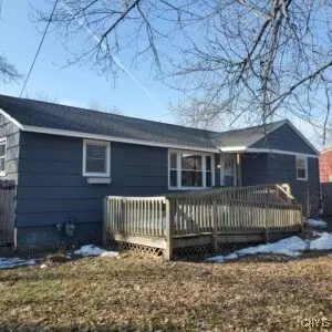 5810 Noel Rd, Cicero, NY 13039