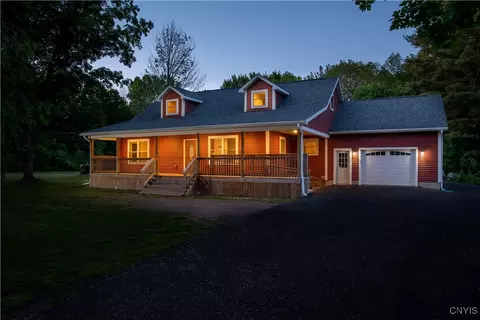 1754 County Route 57, Volney, NY 13069
