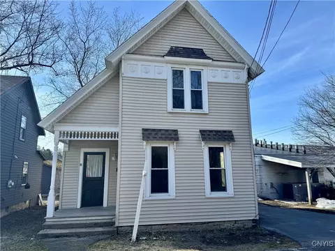 8 Park St, Cazenovia, NY 13035