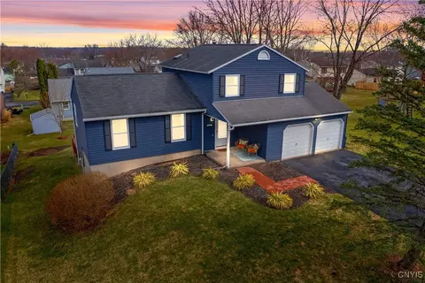 4744 New Hope S, Liverpool, NY 13090