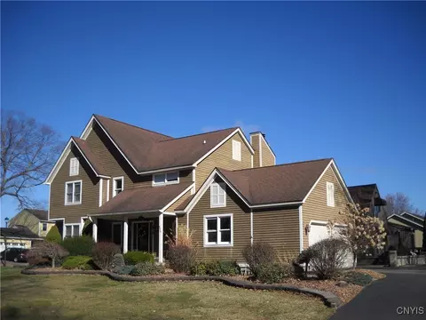 505 David Dr, Syracuse, NY 13212