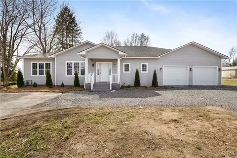 7623 River Rd, Lysander, NY 13027