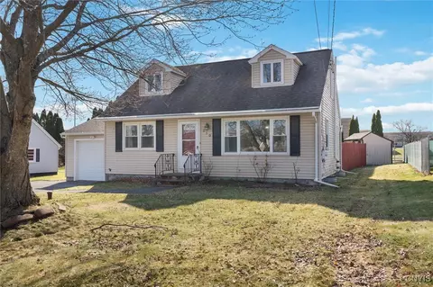 110 Clark Ln, Camillus, NY 13031