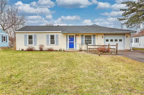 106 Hosmer Dr, Van Buren, NY 13209