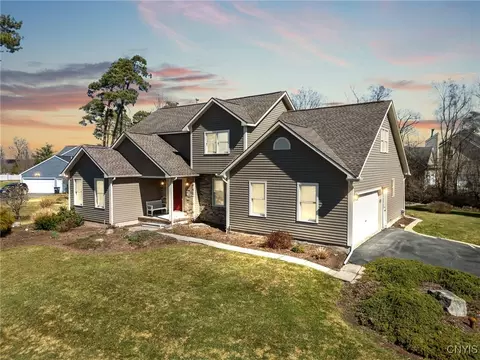 7698 Foxtail, Clay, NY 13090