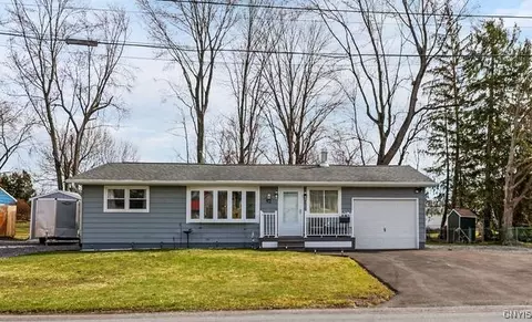 92 Richardson Dr, Syracuse, NY 13212