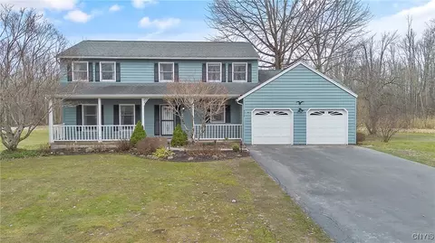 9478 Hawkeye Dr, Brewerton, NY 13029