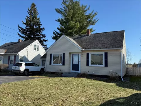 630 Delmar Pl, Salina, NY 13208