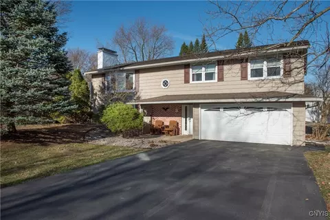 7444 Thunderbird Rd, Liverpool, NY 13088