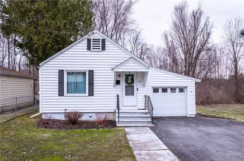 27 Bayliss Ave, Whitestown, NY 13495