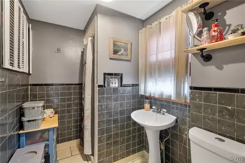 Bath - 107 Snell, Syracuse, NY 13205 photo 1 of 2