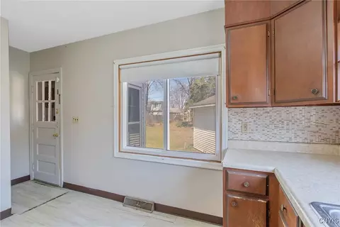 112 Bailey Rd, Salina, NY 13212 photo 14