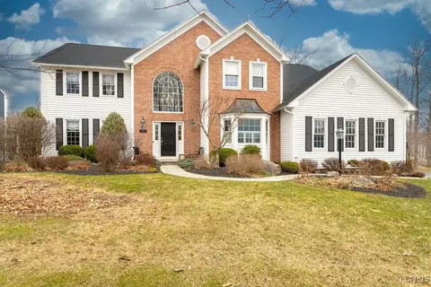 6814 Holliston Cir, Fayetteville, NY 13066