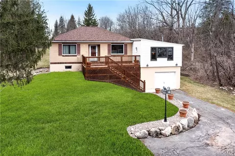 4697 Makyes Rd, Onondaga, NY 13215