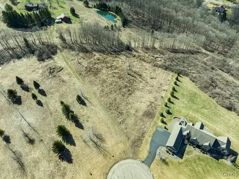 7130 Kittiwake Run Rd, Pompey, NY 13104