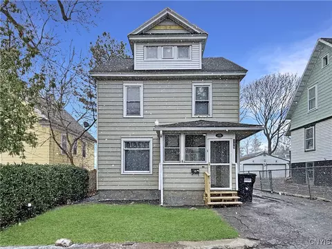 119 Charmouth Dr, Syracuse, NY 13207