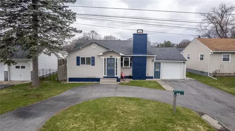 101 Troyon St, Salina, NY 13088