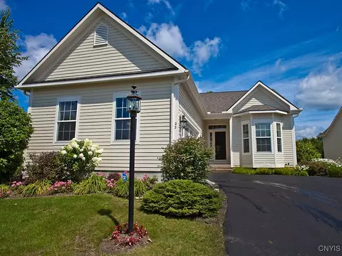 23 S Village Dr, Cazenovia, NY 13035