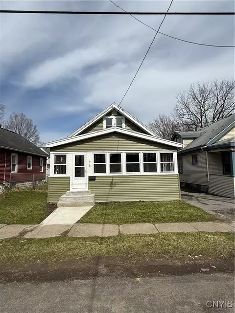 918 W Lafayette Ave, Syracuse, NY 13207