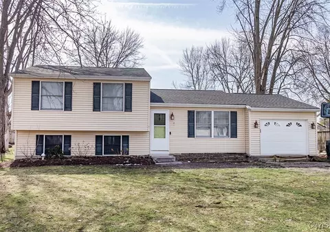 4228 Balboa Dr, Liverpool, NY 13090