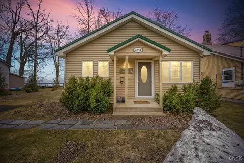 2354 Lake Shore Dr, Vienna, NY 13308