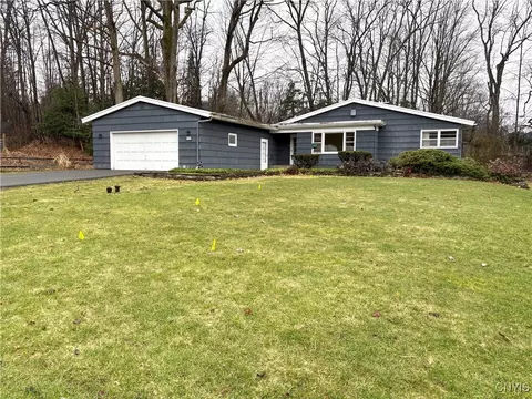 112 Bradford Ln, Syracuse, NY 13224