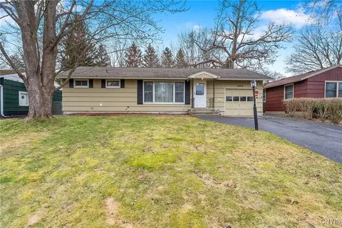 404 Wells Ave E, North Syracuse, NY 13212