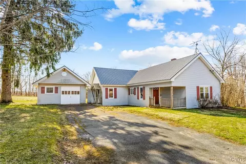 4121 Skyline Dr, Clinton, NY 13323