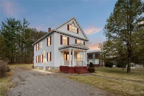 3565 Oneida St, New Hartford, NY 13413