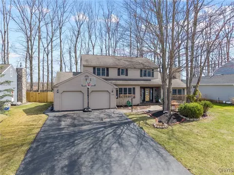 6334 Hardwood Ln, Cicero, NY 13039