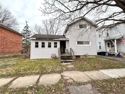 49 Holley St, Auburn, NY 13021