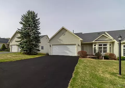 5195 Pointe East Dr, Jamesville, NY 13078