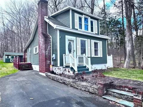 2873 Oneida St, Paris, NY 13456