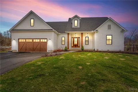 4909 Bishop Brook Cir, Manlius, NY 13104