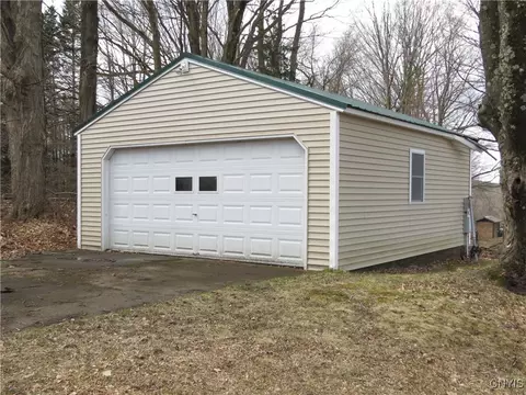 237 Ferncliff Rd, German Flatts, NY 13407