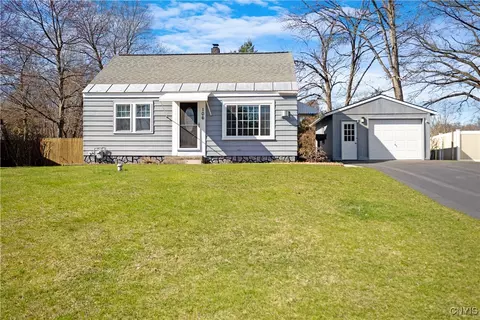 106 Brooke Dr, Syracuse, NY 13212