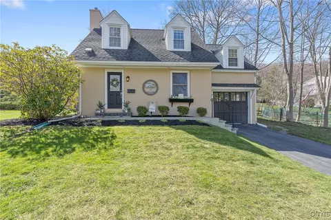 2 2nd St, Marcellus, NY 13108
