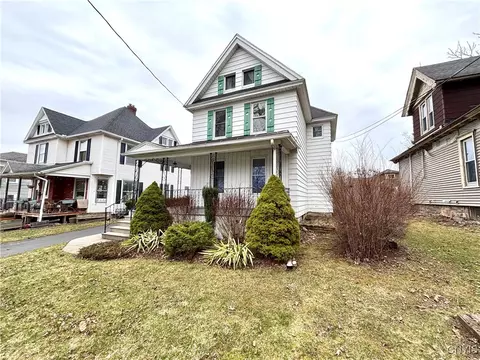 32 Arch St, Auburn, NY 13021