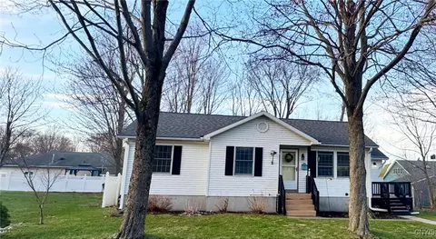 19 Miller St, Oswego, NY 13126
