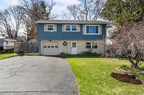 4555 Grace Pl, Onondaga, NY 13078
