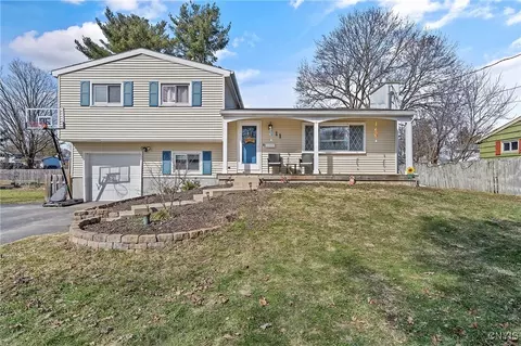 11 Dove, Liverpool, NY 13090