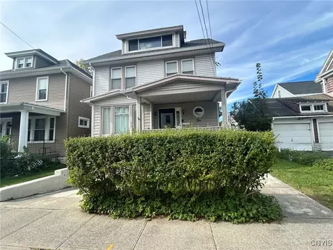 2 Cromwell Pl, Utica, NY 13502