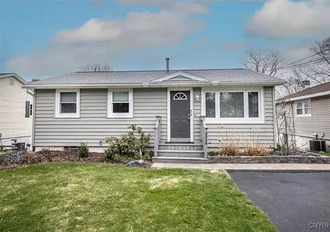 4514 Wilcox Pl, Onondaga, NY 13078