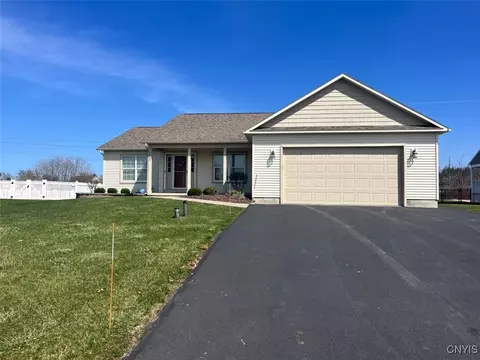 8690 Lavender Ln, Cicero, NY 13039