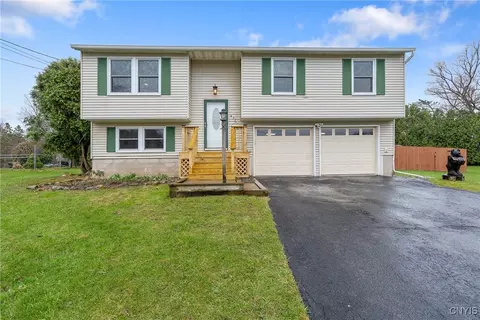 437 Birchwood Blvd, Van Buren, NY 13027