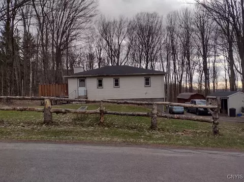 2582 Phelps Rd, Mcgraw, NY 13101