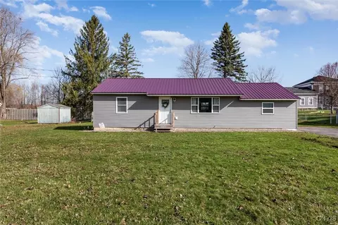 108 Central Dr, Central Square, NY 13036