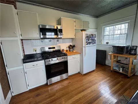 Kitchen - 4159 Sholtz Rd, Vernon, NY 13476 photo 2 of 3